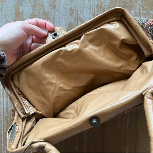 Vintage Tapestry Leather Handbag Western Rodeo Aztec Crossbody Boho - Picture 3 of 3